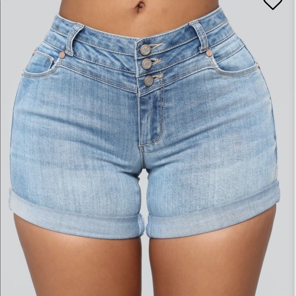 Mid rise fashion nova NWT shorts